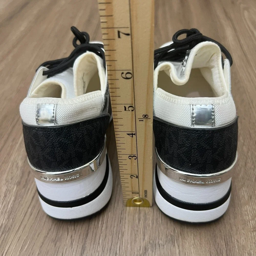 Michael Kors Liv Extreme Trainer Sneakers White Brown Signature Logo Size 8M